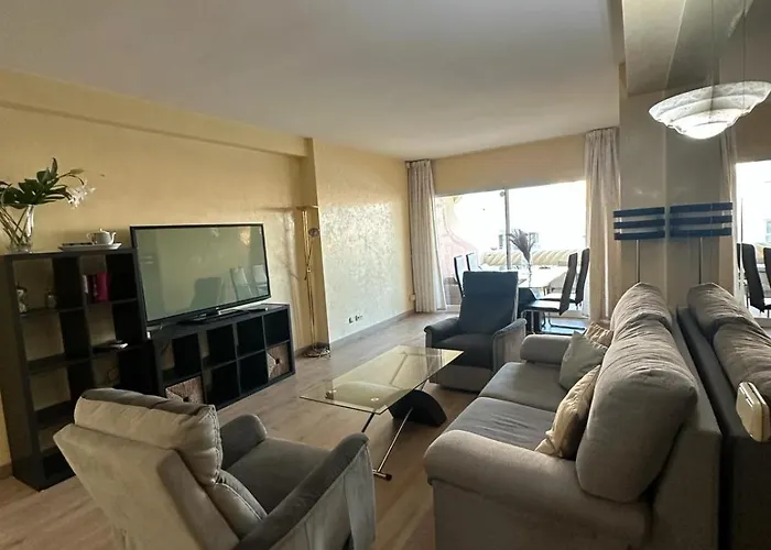 Piso Islas C111 公寓 *